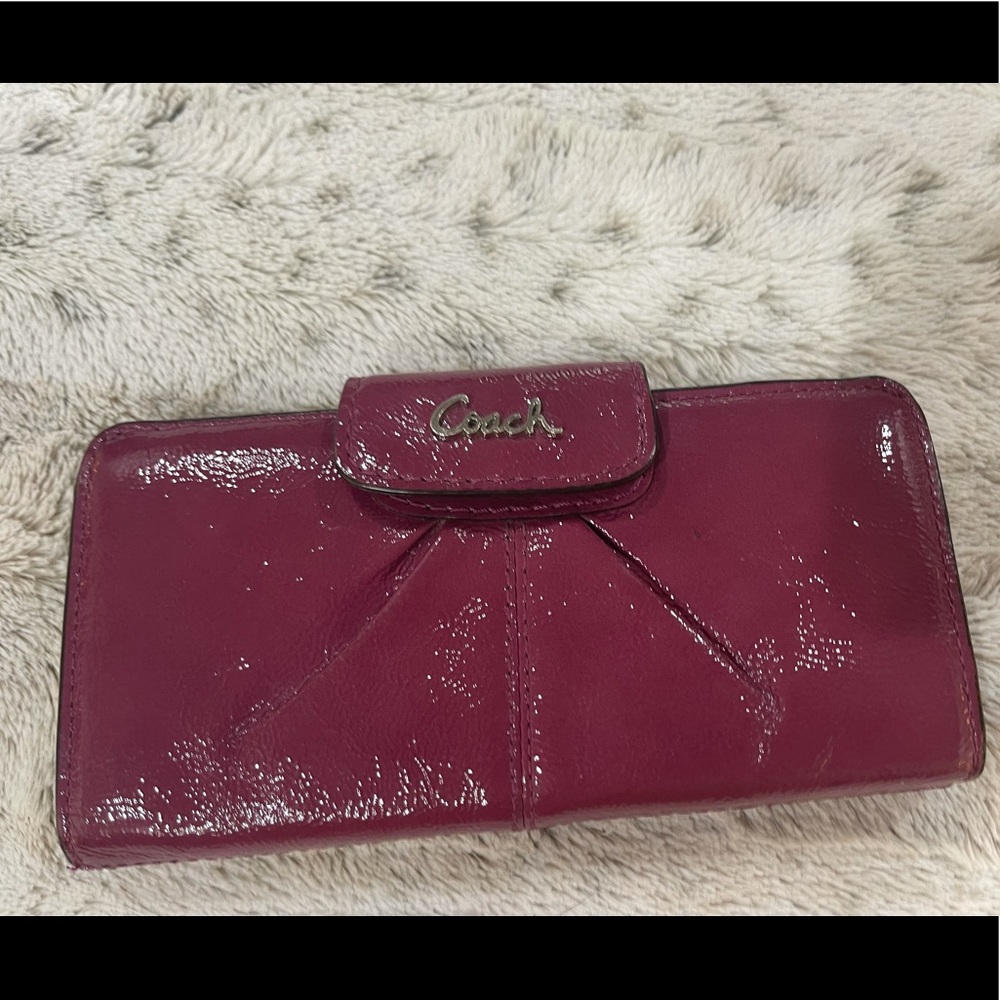 Coach wallet barely used